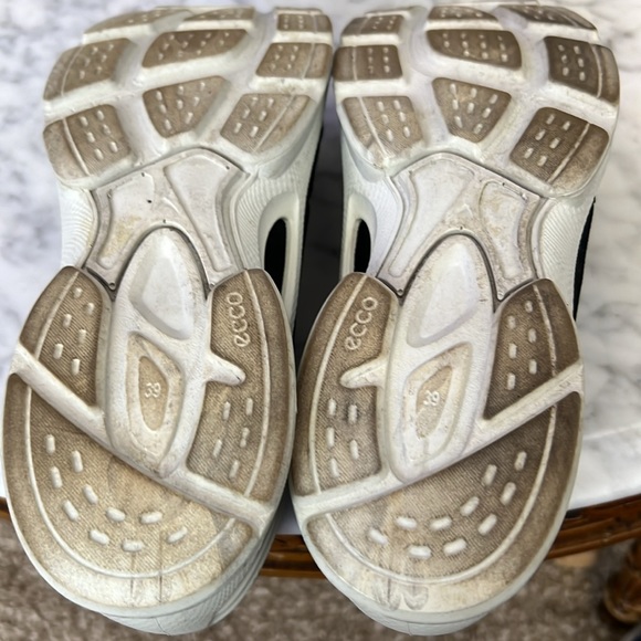 Ecco Biom black and white slip on 39/8-8.5 - Picture 5 of 6